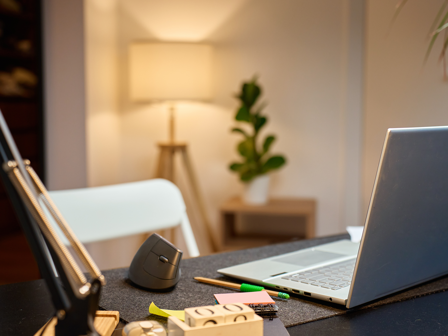 Espace de travail dédié à la commercialisation du logement
